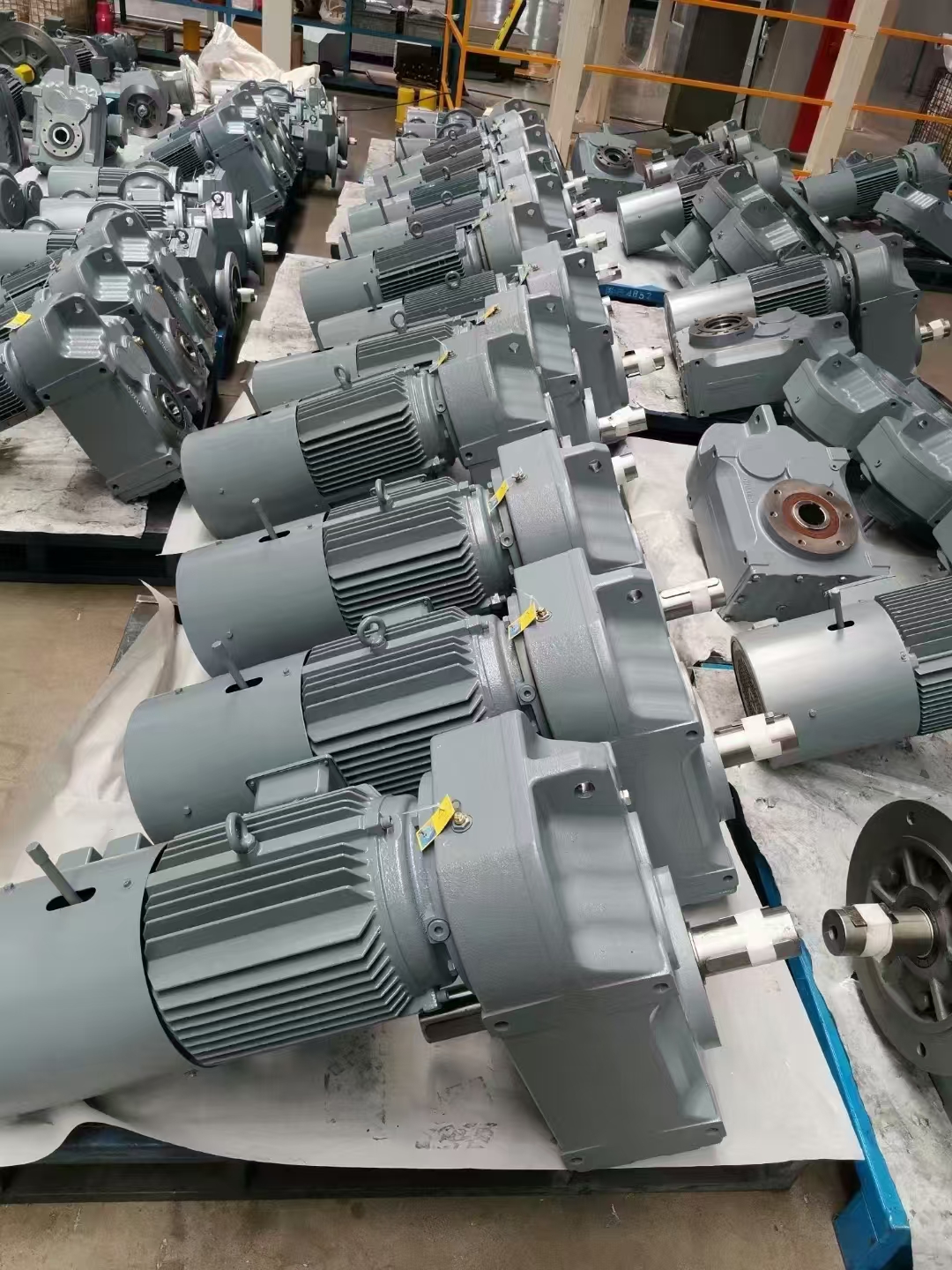 f系列平行轴斜齿轮减速机