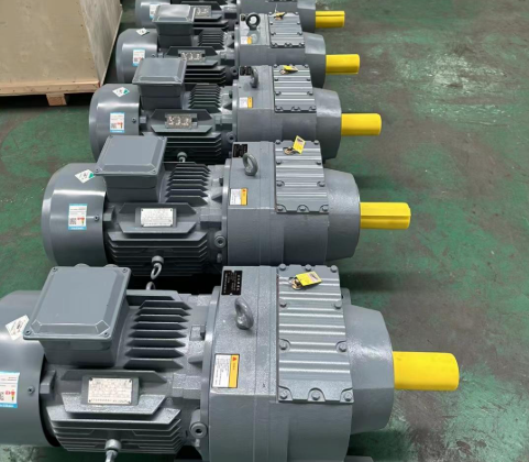 r系列斜齿轮减速机